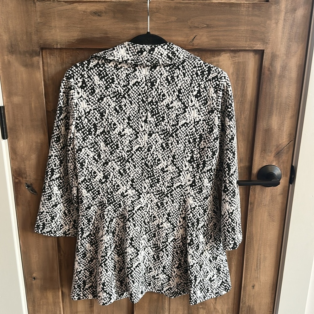 Calvin Klein Black and White Patterned Open-Front Blazer - Picture 8 of 15